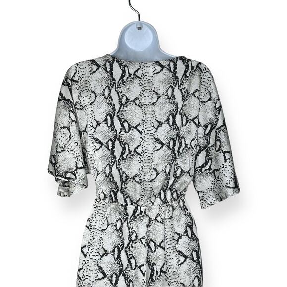 BB DAKOTA Lines in the Sun Python Snake Print Satin Jumpsuit Surplice Black Gray - Picture 7 of 13